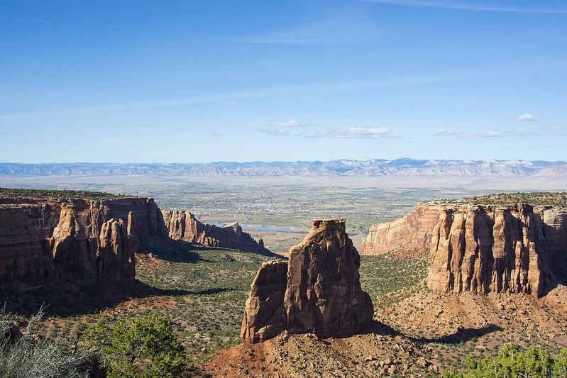 An overview of the Colorado National Monument.